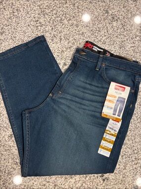 Wrangler Men’s Relaxed Fit Jeans - Dark Blue Denim